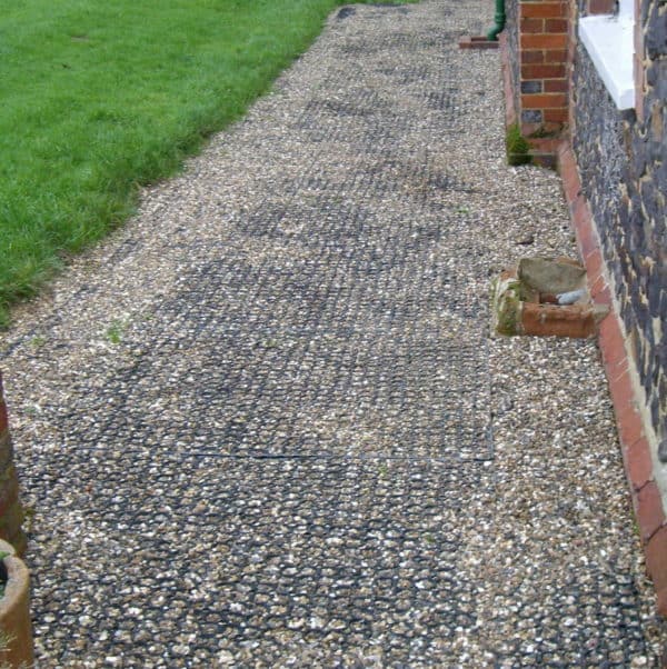 Fieldguard Regular Honeycomb mat gravel path