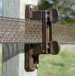 R7a fence stake and R8 insulator
